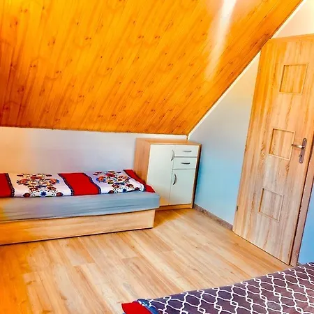 Domki Eden Z Ksiezycowego Drewna Z Balia Z Jakuzzi, Sauna Golubie Exterior photo