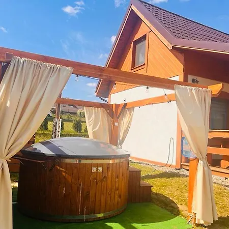 Domki Eden Z Ksiezycowego Drewna Z Balia Z Jakuzzi, Sauna Golubie Exterior photo