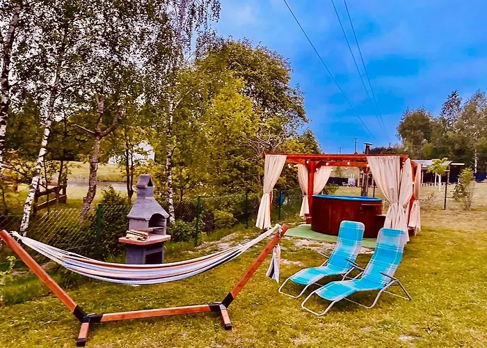 Domki Eden Z Ksiezycowego Drewna Z Balia Z Jakuzzi, Sauna