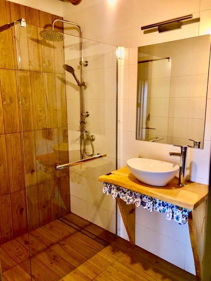 Eden Z Ksiezycowego Drewna Z Balia Z Jakuzzi, Sauna Golubie