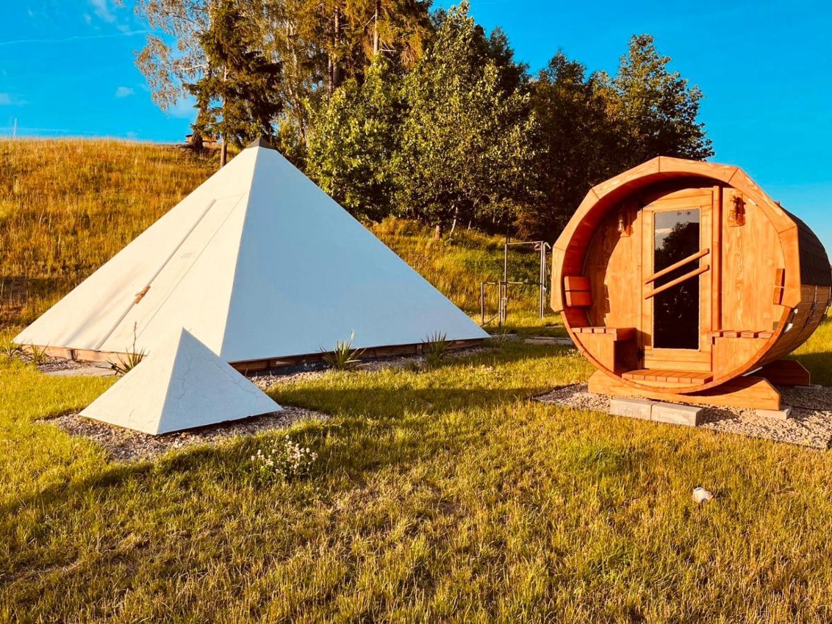 Holiday home Eden Z Ksiezycowego Drewna Z Balia Z Jakuzzi, Sauna Golubie